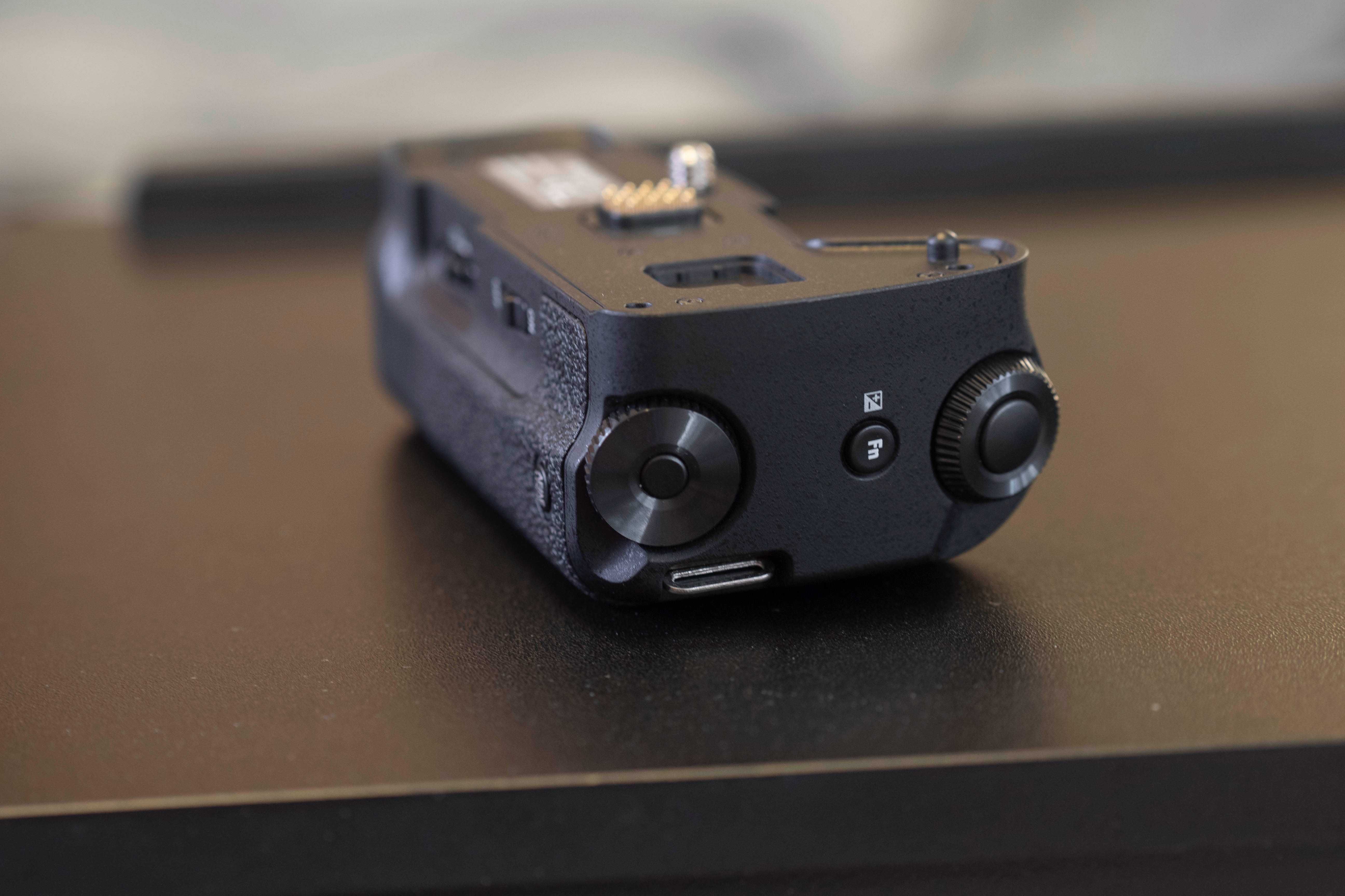 Батарейна ручка для камери Panasonic Lumix DMC G80, стан нової.