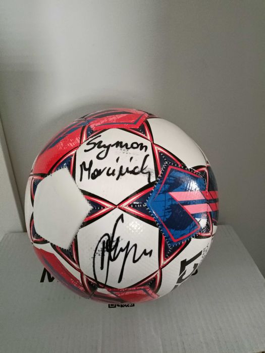Piłka z autografem
