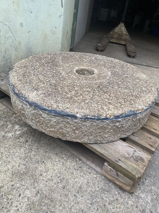 Mó de moinho antiga