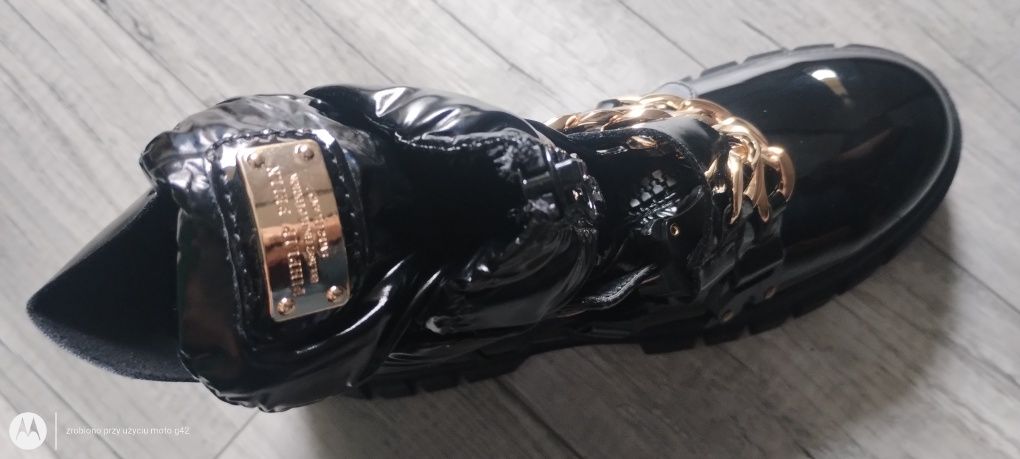 Botki damskie lakierowane