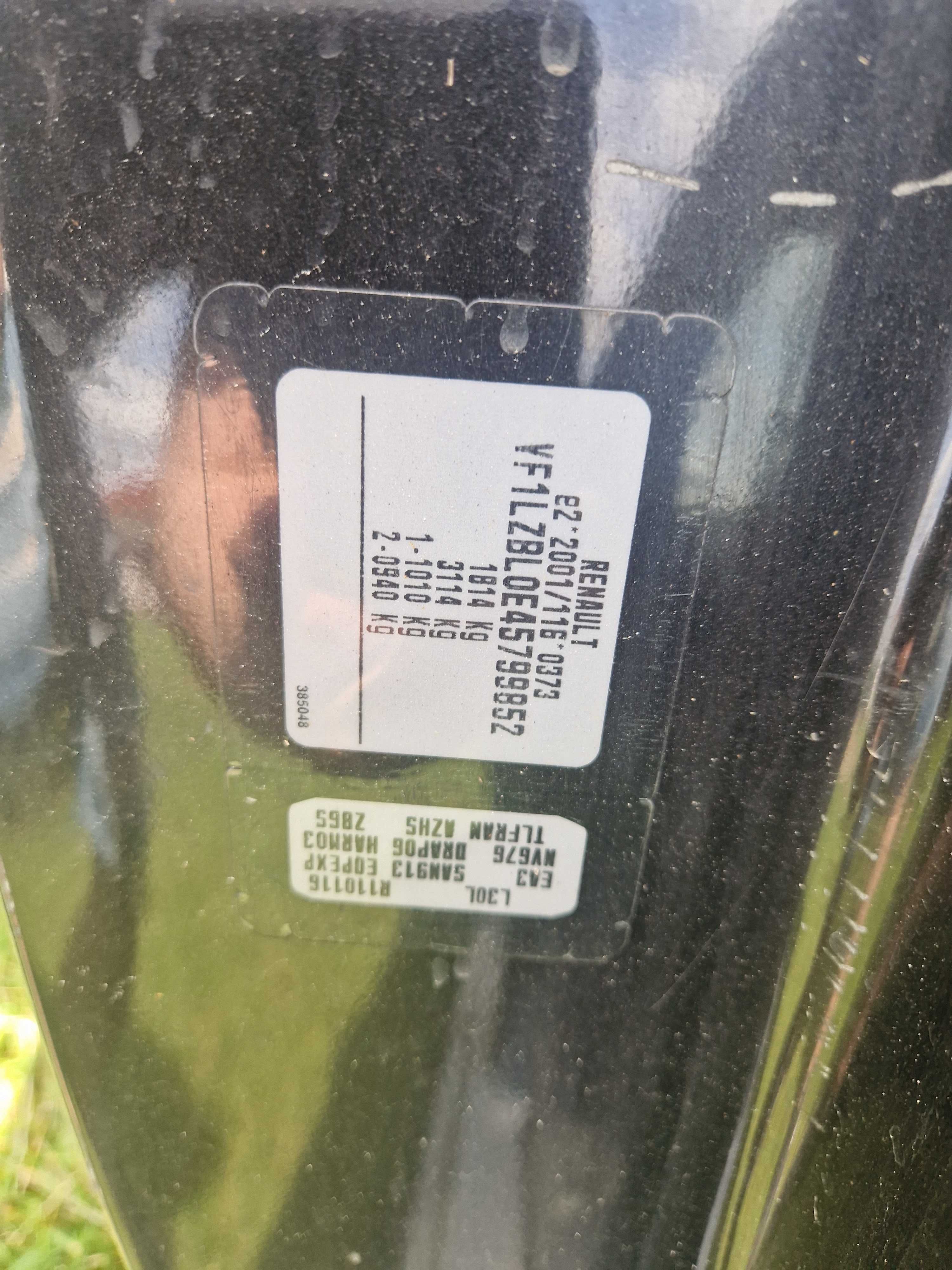 Renault Fluence maska kompletna Idealna kod lak.: NV676