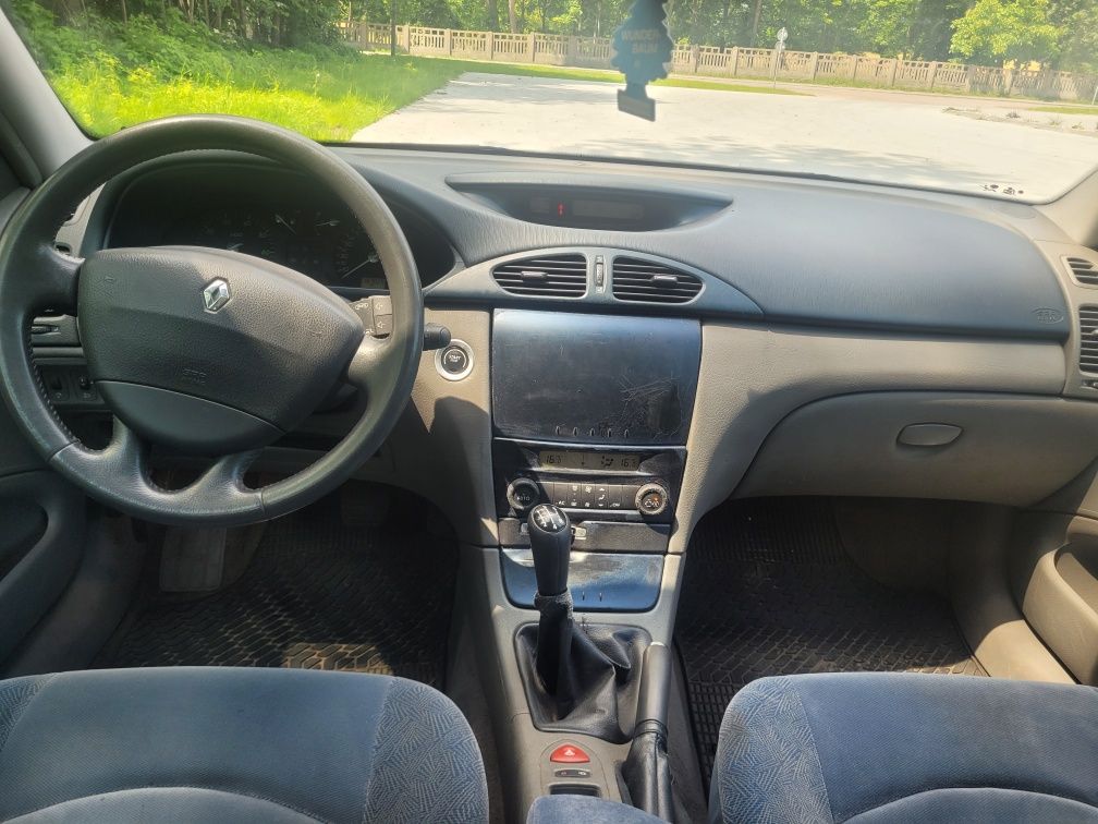 Renault Laguna 1.8 2001r.