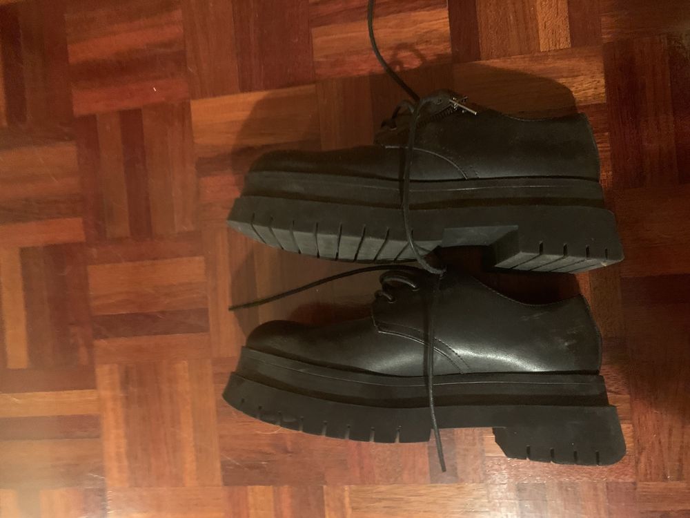 sapatos pretos tamanho 40