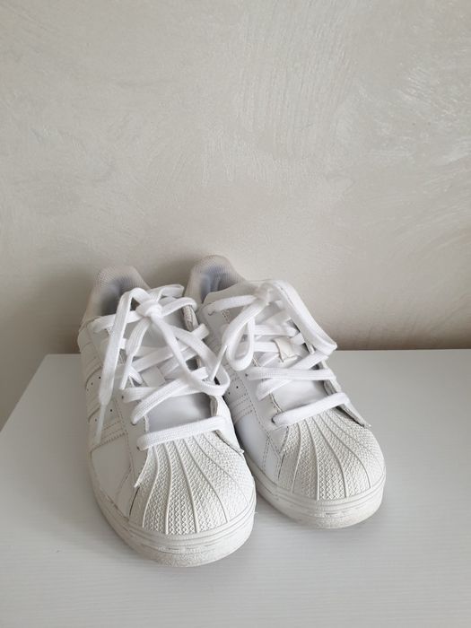 білі (молочні) кросівки Adidas Superstar.Оригінал. 36 розмір, устілка