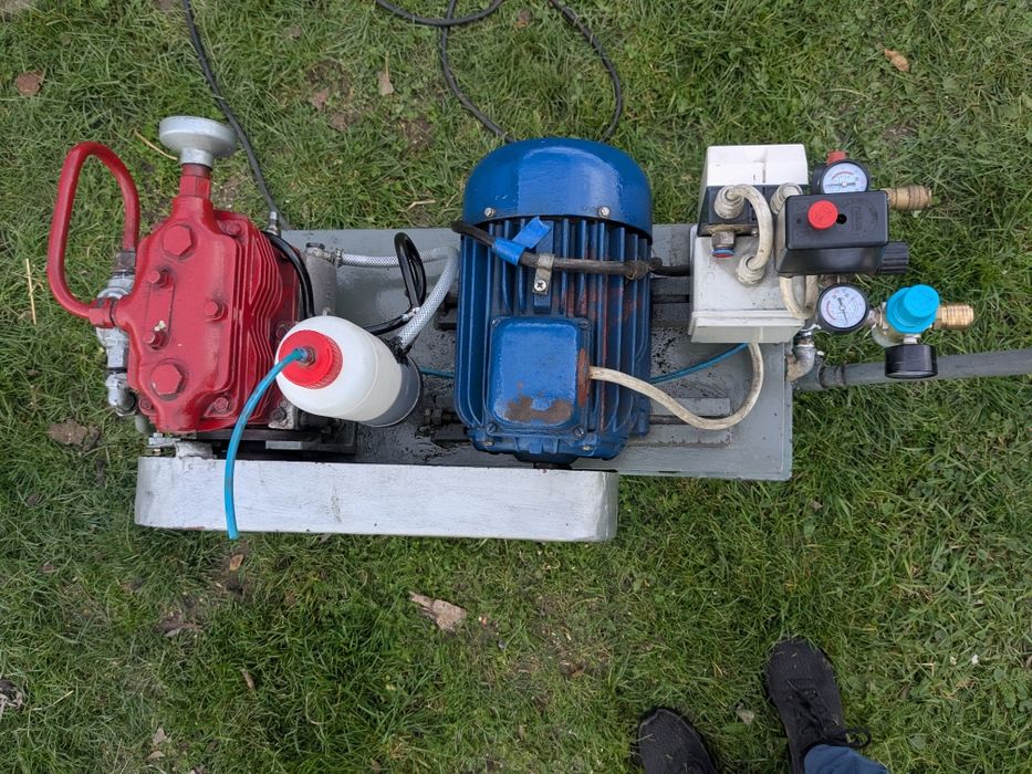 Kompresor sprężarka jelcz HS21 HS 21 dwutłokowy 380V siła 2.2KW