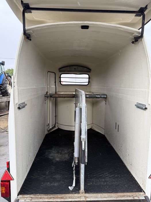 Westalia przyczepa do koni zwierzat