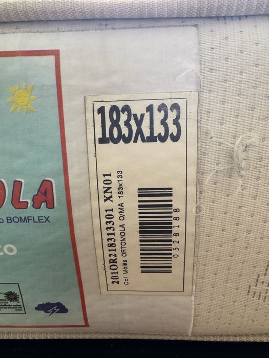 Cama casal usada por apenas 1 pessoa, com estrutura de ferro