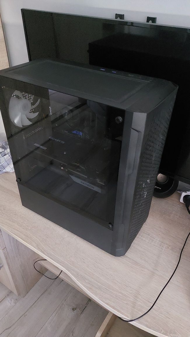 Komputer Gamingowy Ryzen 5 5600 Radeon RX 7700 XT Gaming OC 12 GB