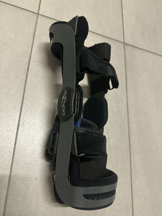 Orteza kolanowa Donjoy prawa nowa