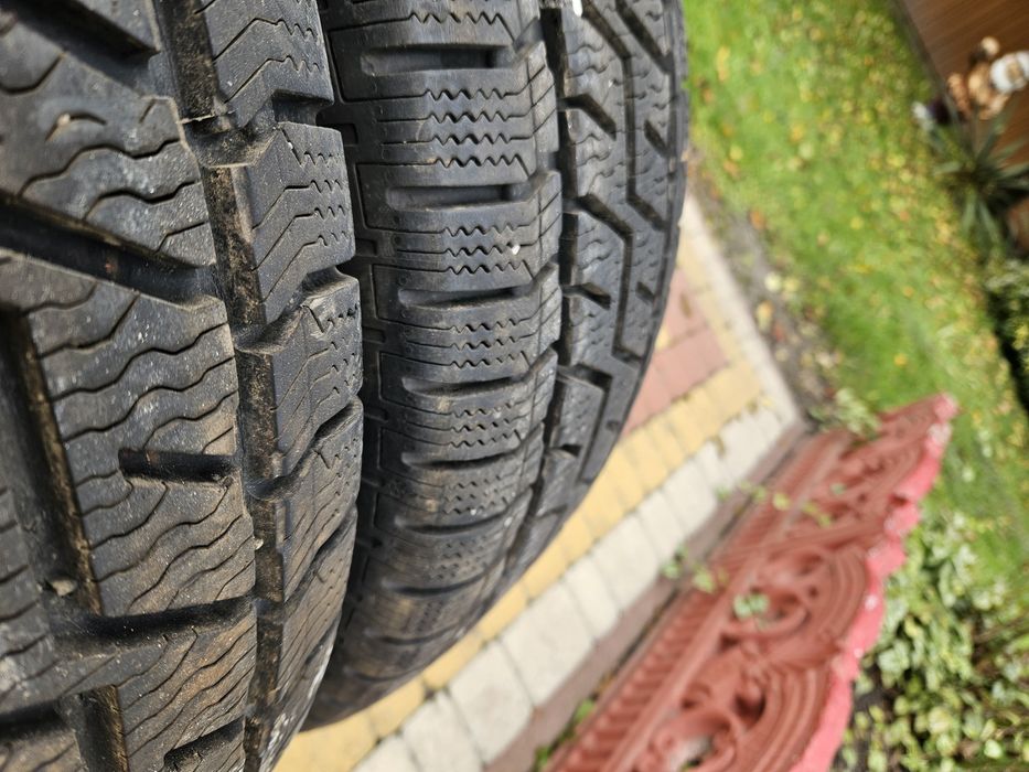 Продам зимові шини 215/75/R16c