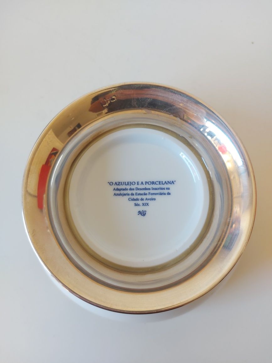 Taça em porcelana com base em prata portuguesa - azulejaria da estação