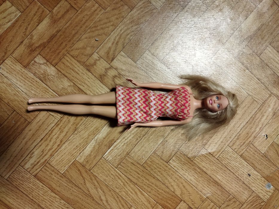 Mattel Barbie B8839 chic 2003