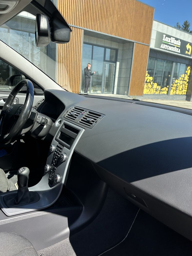 Продам Volvo V50 2012 1.6d D2
