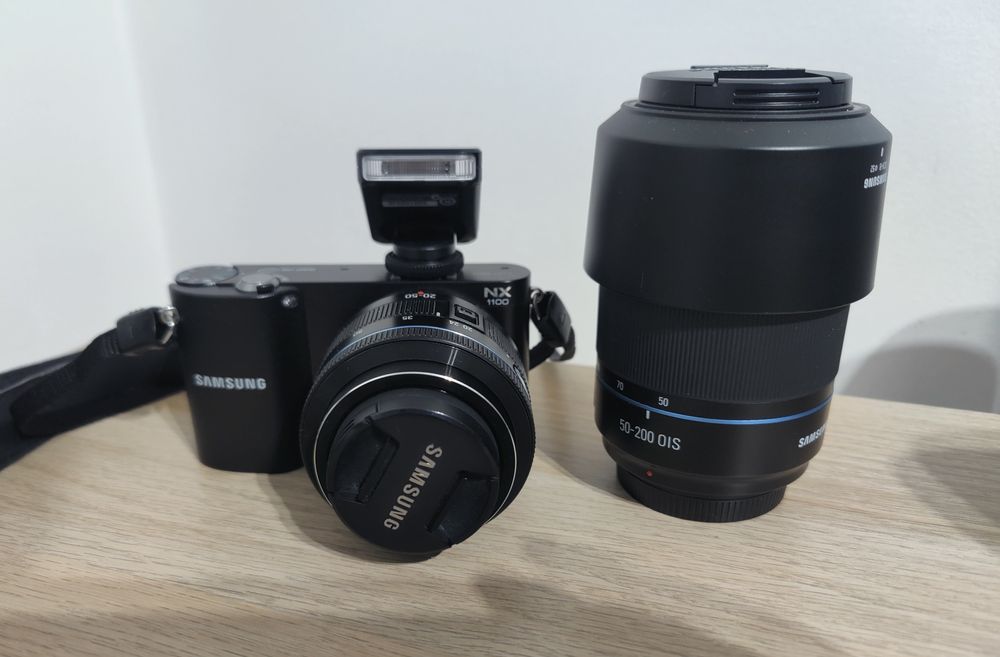 Samsung NX1100 + Extras