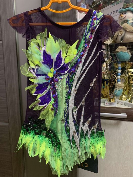 Продам купальник для художньої гімнастики