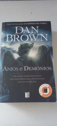 Anjos e Demónios, de Dan Brown
