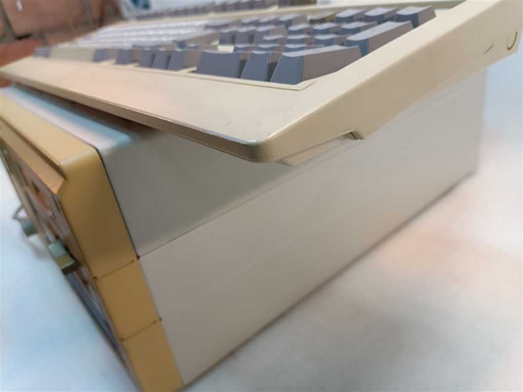 Retro komputer Sanyo MBC-17LX1
