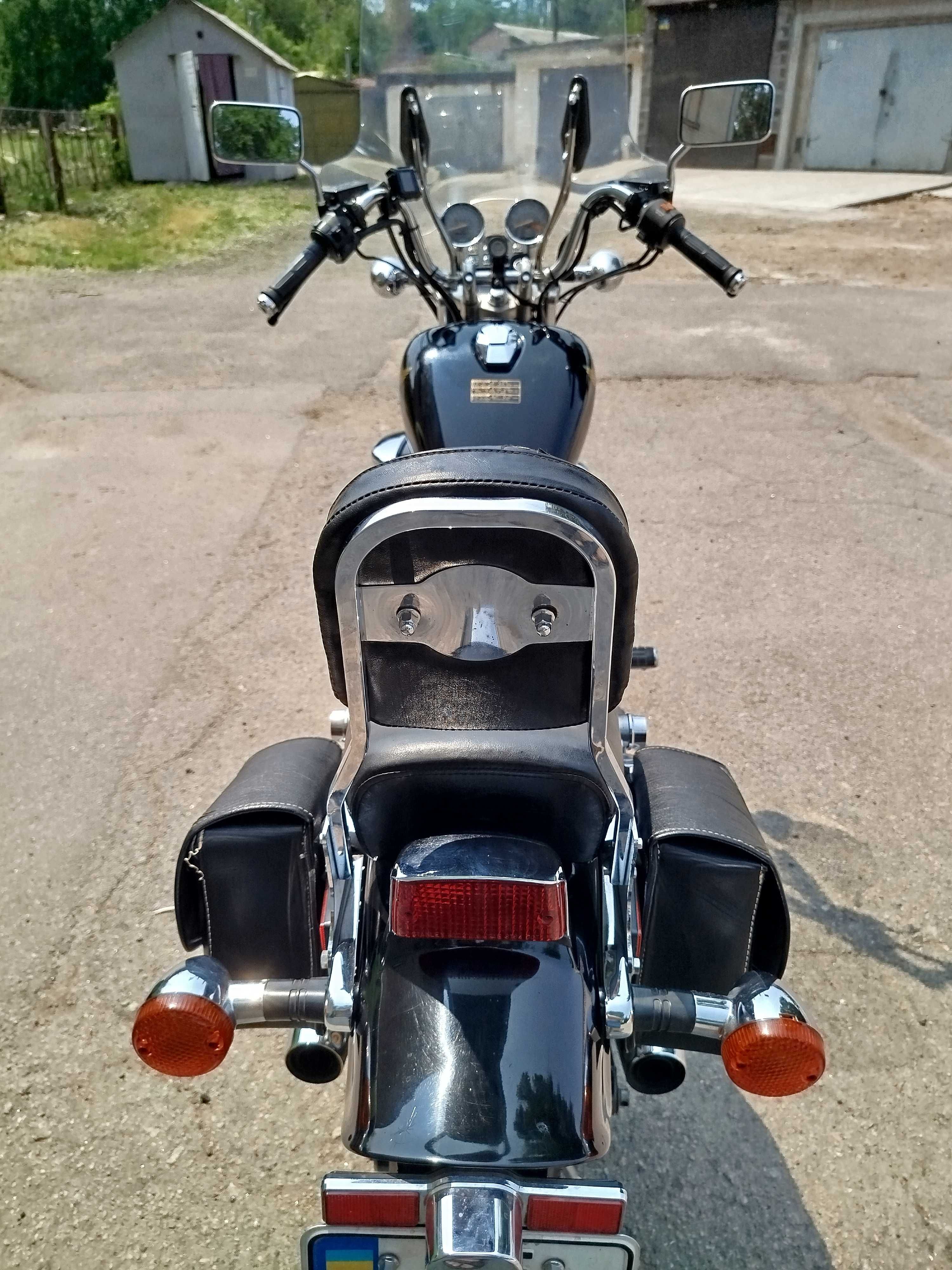 Продам мотоцикл Honda VT700C.