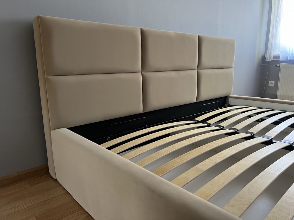 Łóżko sypialniane tapicerowane pojemnik na pościel