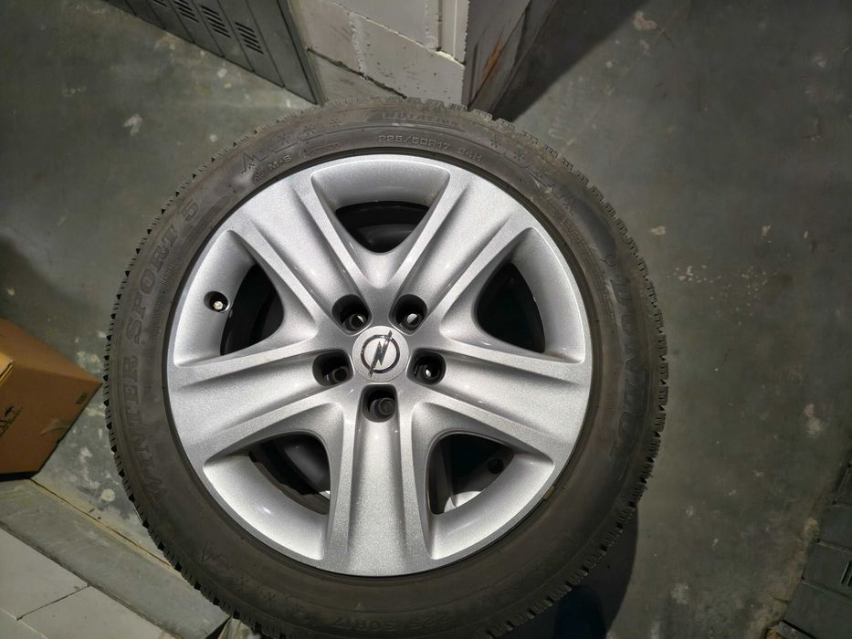 Kola stalowe 17” z oponami zimowymi Dunlop Winter Sport 5, Opel Zafira