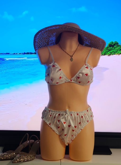 Satynowy komplet damski w serduszku.