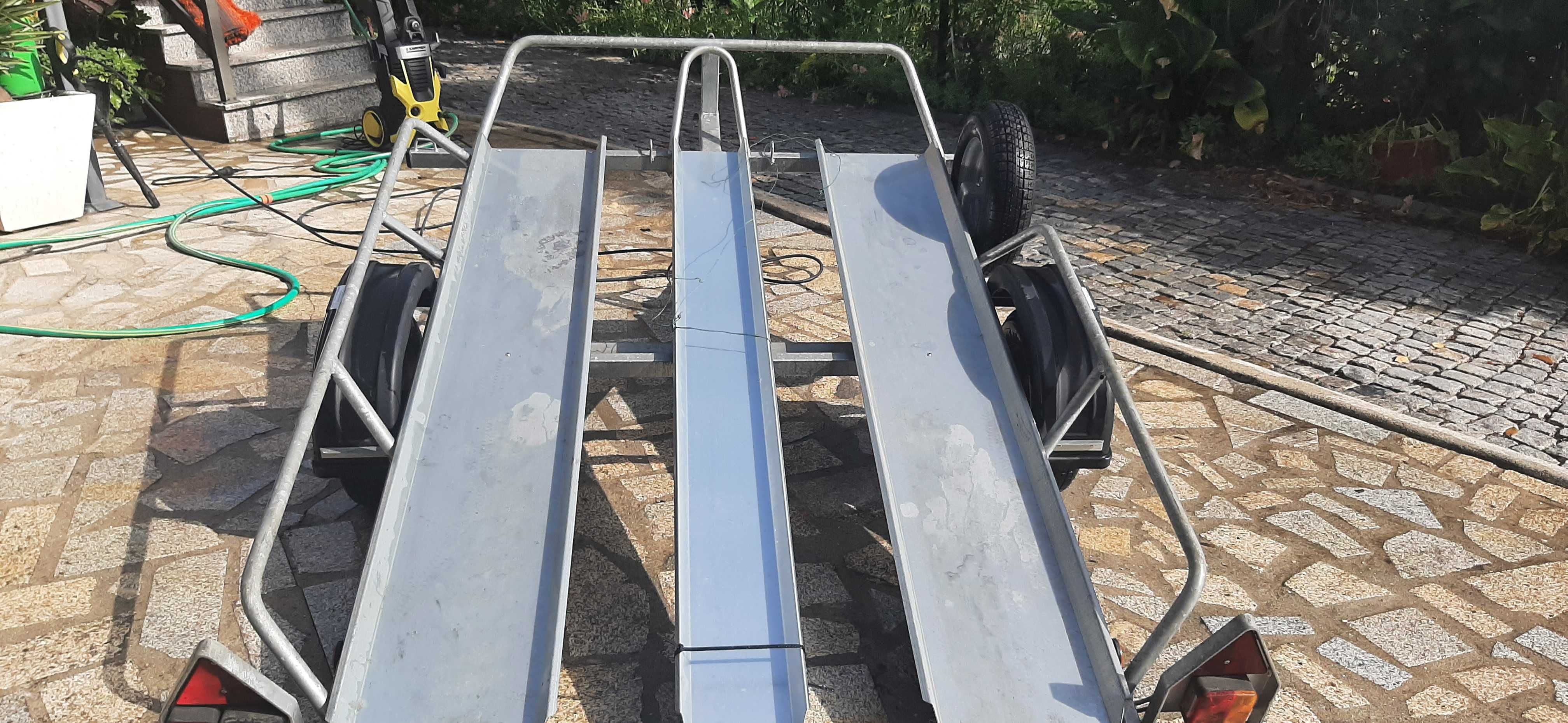 Reboque para transportar Moto 4 ou duas rodas