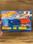 Hot Wheels набір з машинкою швидкий старт