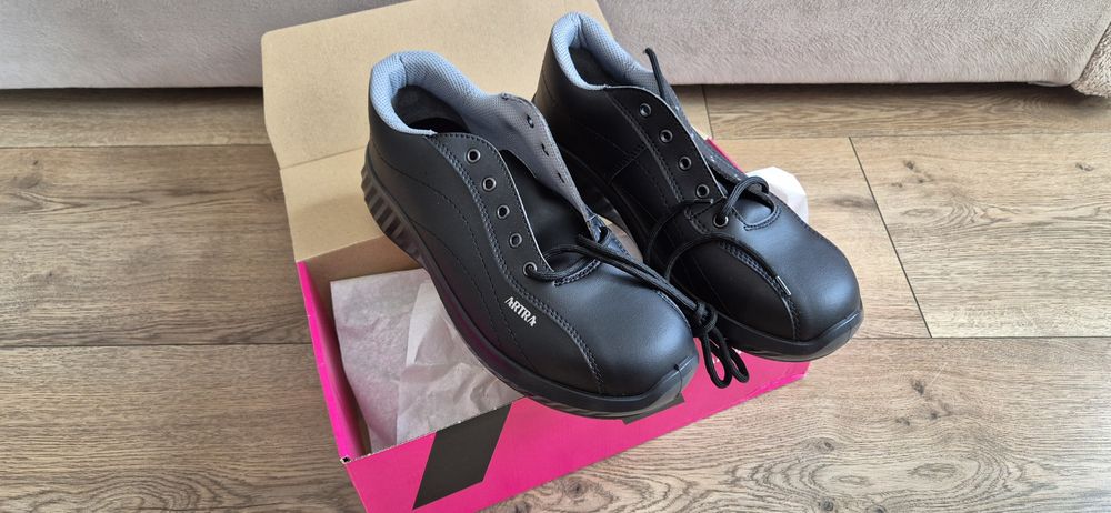 Buty robocze nowe 44