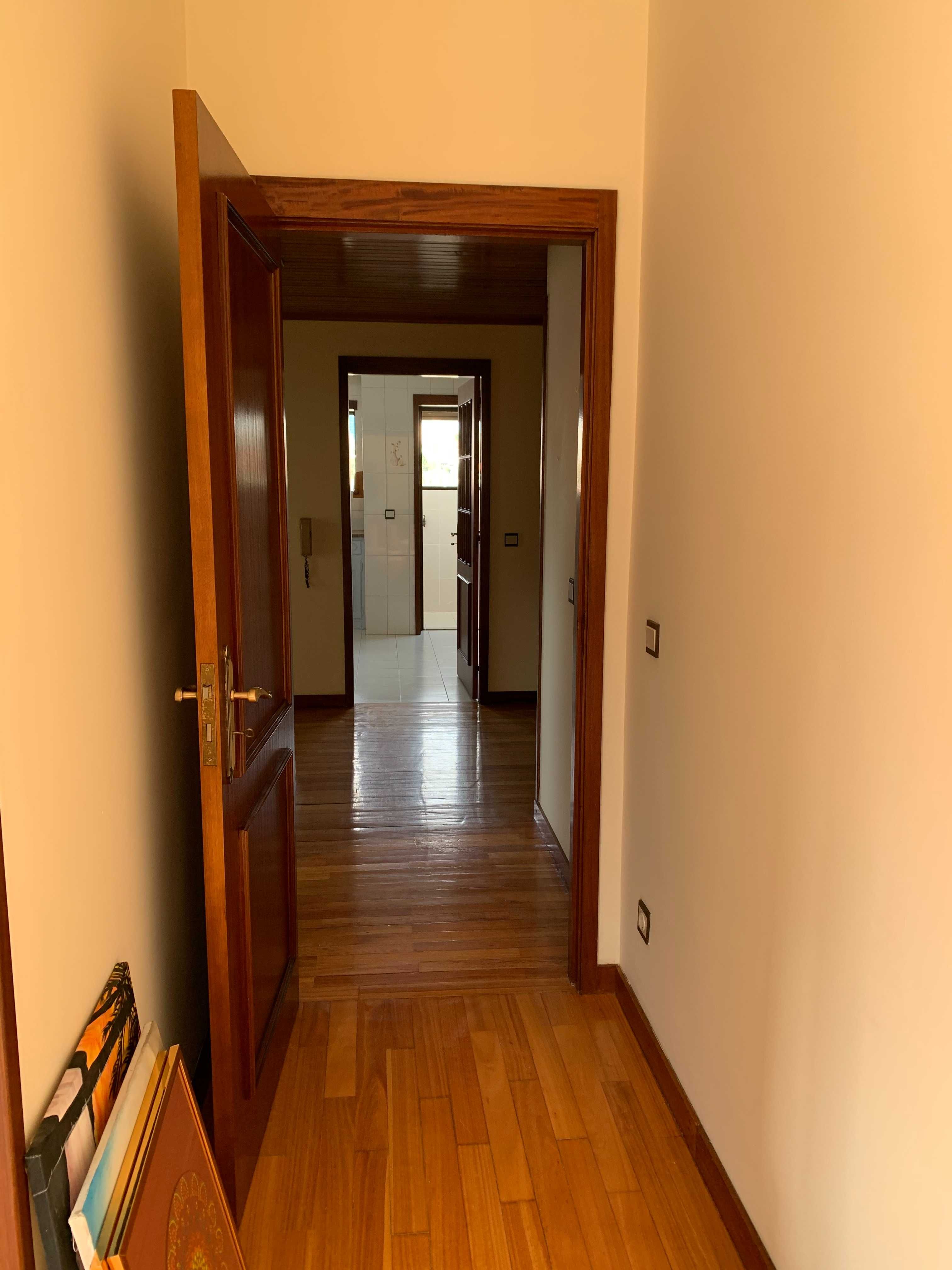 Arrenda apartamento T2 Amarante centro