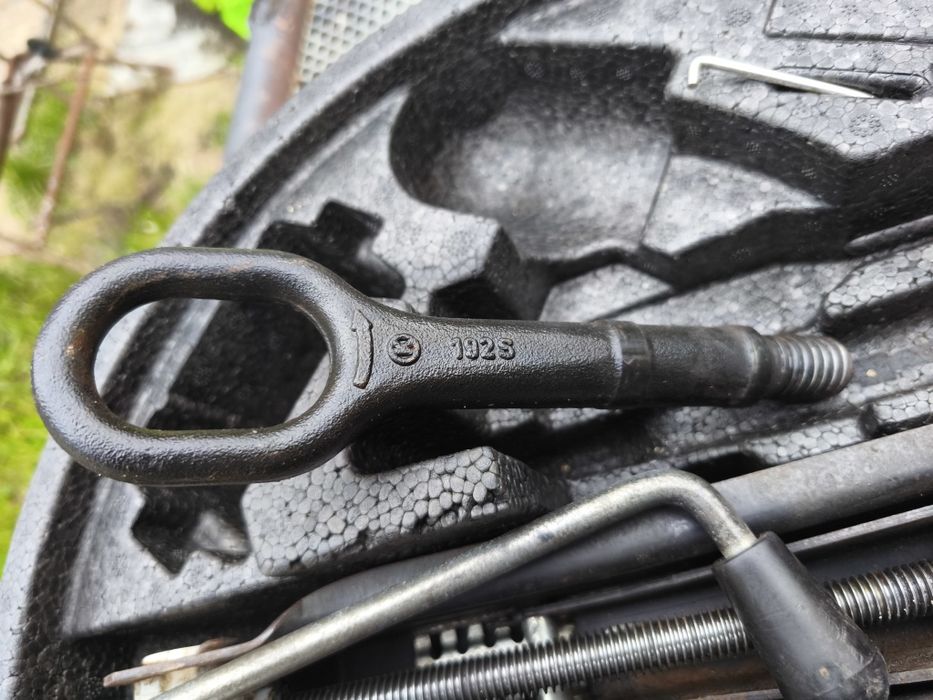 Комплект, запаска, добкрат ,ключ , крюк  шкода Октавія а5