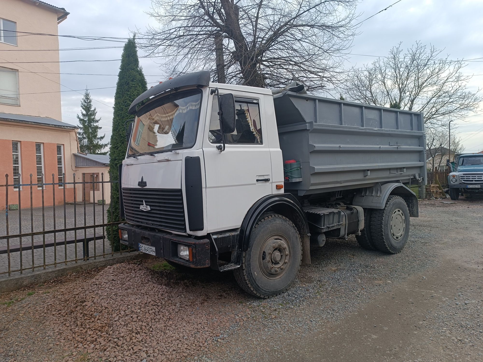 Доставка сипучих матеріалів