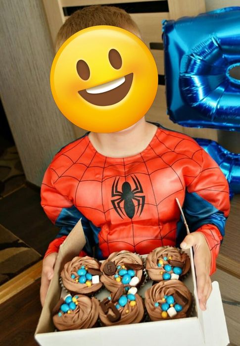 Новорічний костюм людина-павук