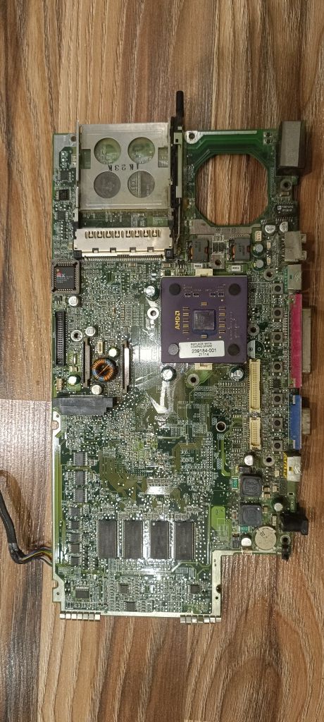Retro płyta główna z Compaq Presario