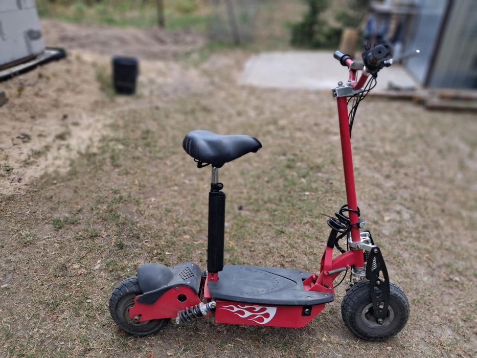 Skuter elektryczny, hulajnogi elektryczne terenowe, nowe akumulatory.