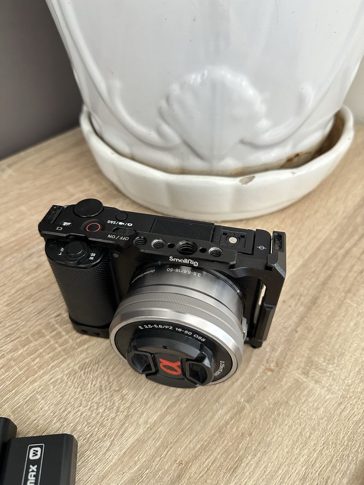 ZVE10 + 16-50mm + Extras