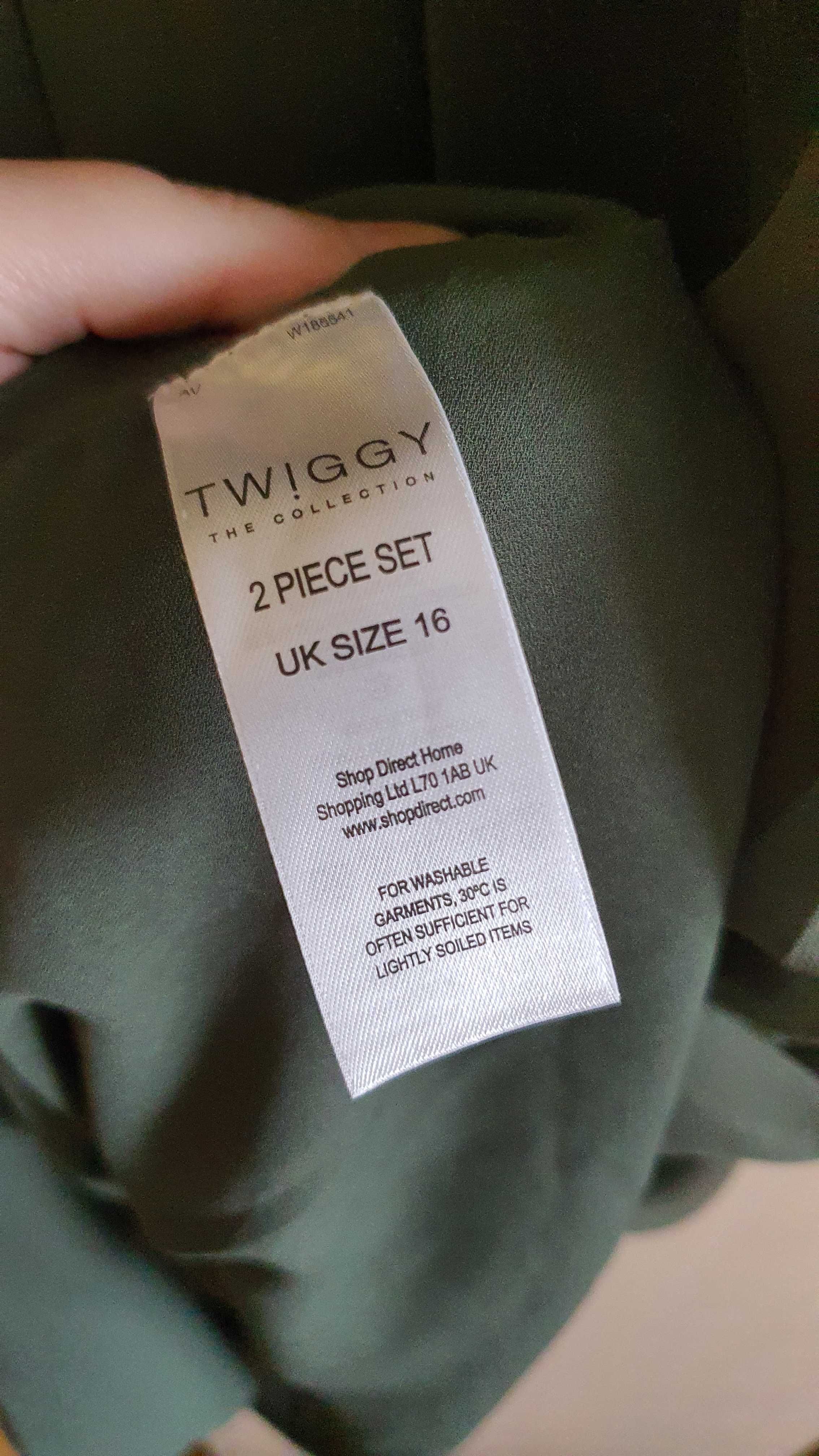 Sukienka Twiggy 42 XL 44 XXL butelkowa zieleń ze złotem