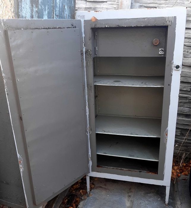 Szafa metalowa 150x70x45cm