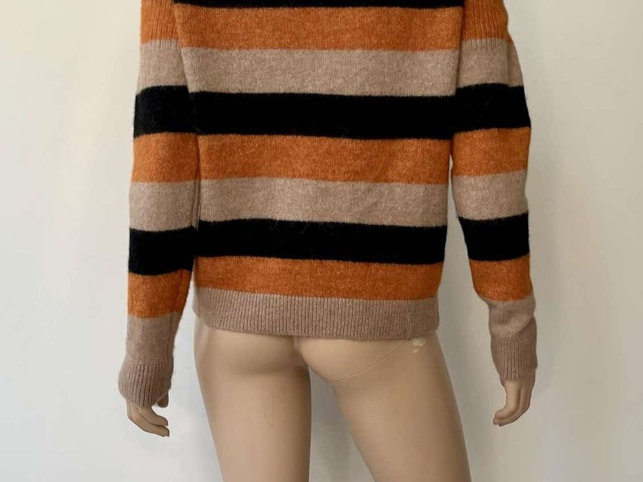Selected Femme sweter damski 
30%alpaka 
43%wełny 
rozmiar M 
kolor:po