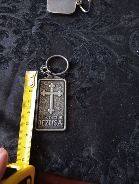Brelok do kluczy z krzyżem