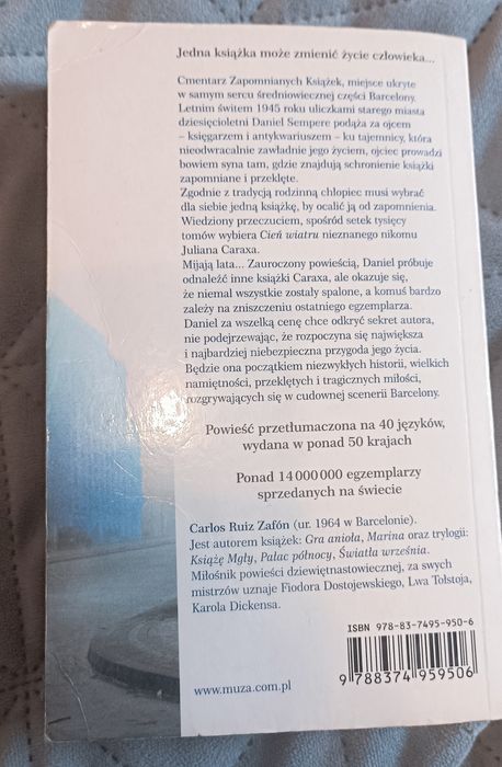 Cień wiatru Carlos Ruiz Zafon
Cień wiatru
Polish Edition
Cień w