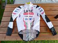 UAE kurtka peleryna Pissei