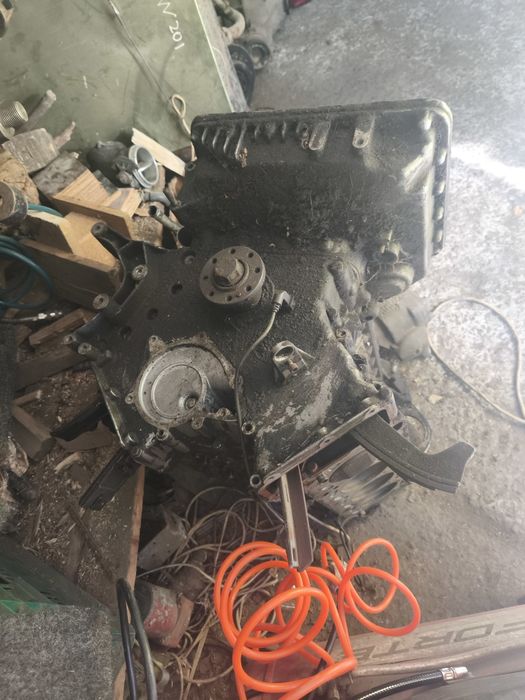 Двигун мотор двигатель блок  bmw e 34 e 32 e 38 м 60 б 30 v 8
