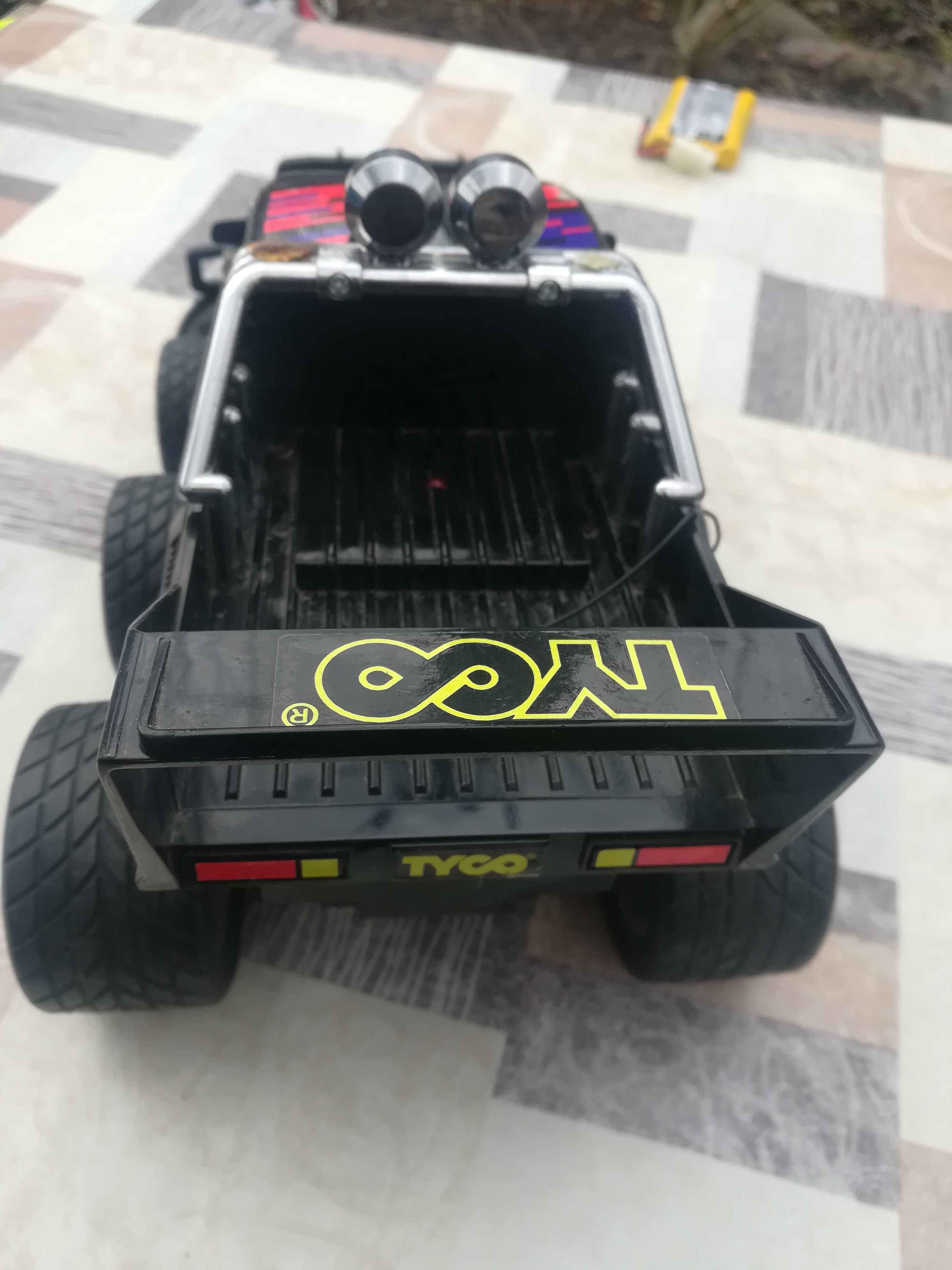 Продаю винтажную радиоуправляемую машину Джип " TYGO RAMPAGE 6x6-9,6v