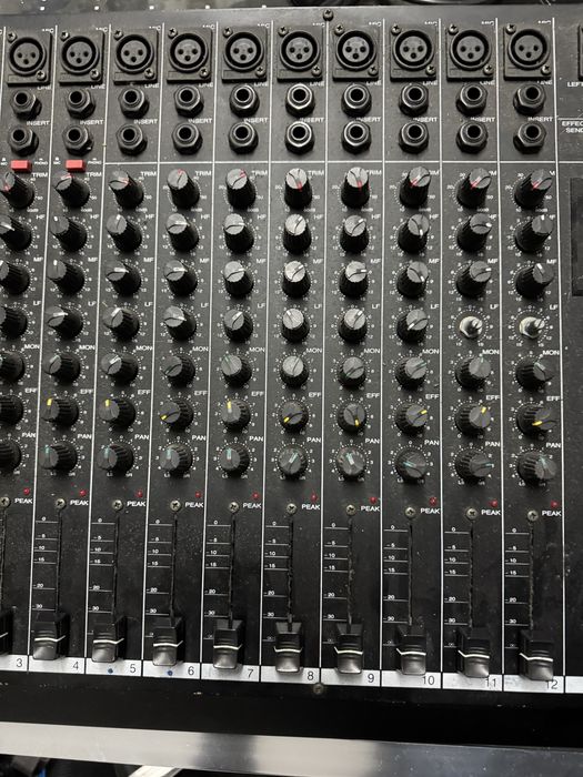 Samick SM-1200P mixing console