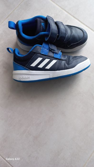 Ténis e sandálias menino