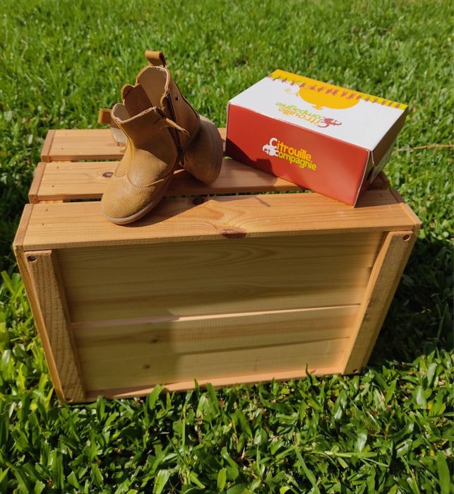 Bota / Sapato Criança - 24