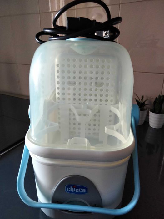 Esterilizador de biberões elétrico