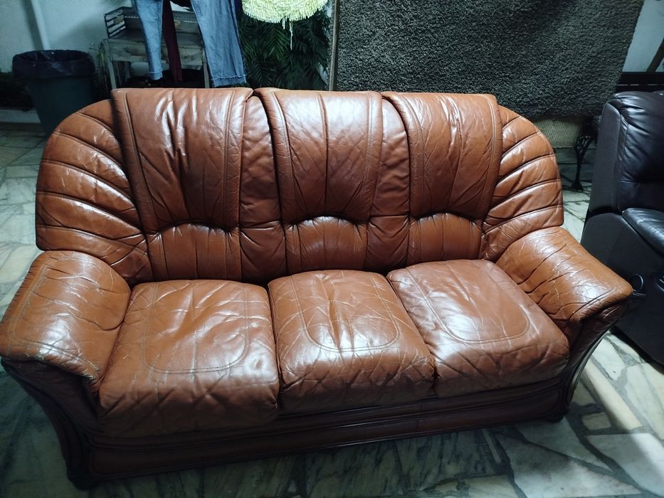 Sofá em pele com cama