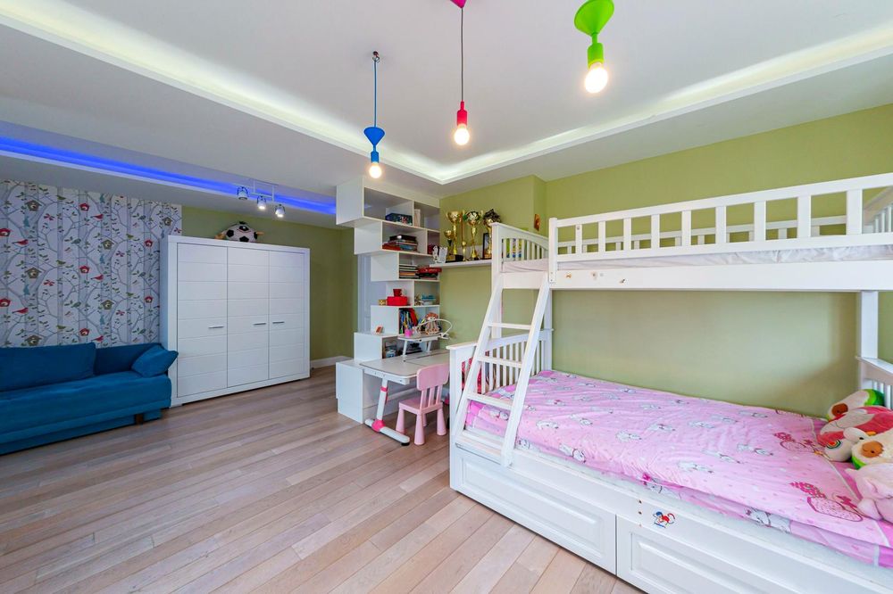 Простора та затишна 3-к квартира з якісним 150 м² з ремонтом ремонтом