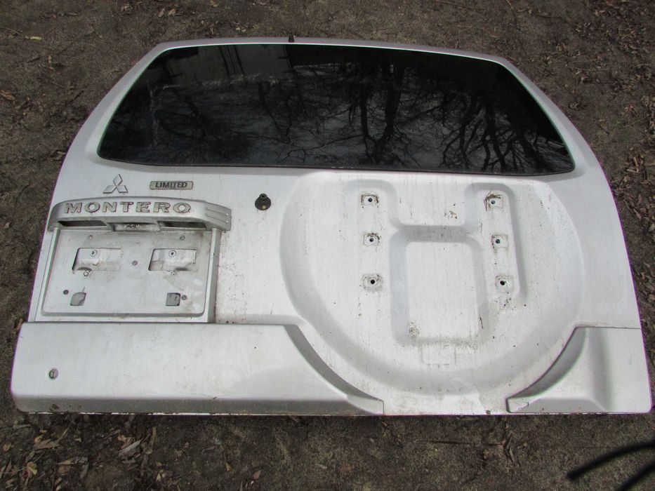 mitsubishi pajero iii 03-06 lampa tyl prawa montero klapa tyl szyba